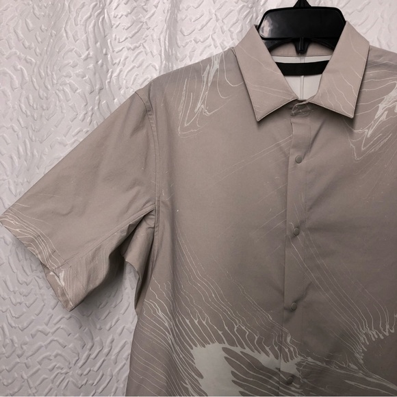 Lululemon Mark Healey Moon Drift Short Sleeve (SS) Shirt in Mohn Beige Tan White - Picture 6 of 16